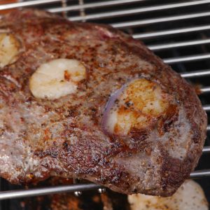 surfnturf (3) Surf n' Turf Steak auf Grillrost