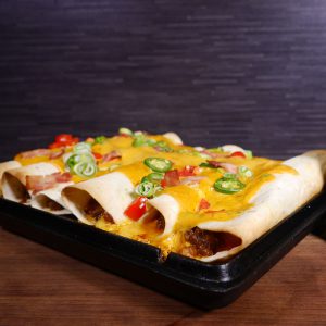 Bacon & Bourbon Cheeseburger Enchiladas in Gußform
