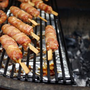 PigSticks Karibik Main 3 PigSticks auf dem Grill
