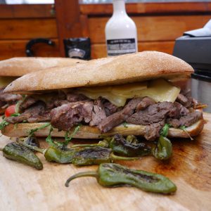 chimichurri steak sandwich mit käse