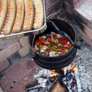 currywurst gulasch 2 Gemüse für currywurst gulasch im Dutch Oven