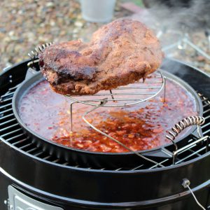 Bourbon Peach BBQ Beans unter Pulled Pork