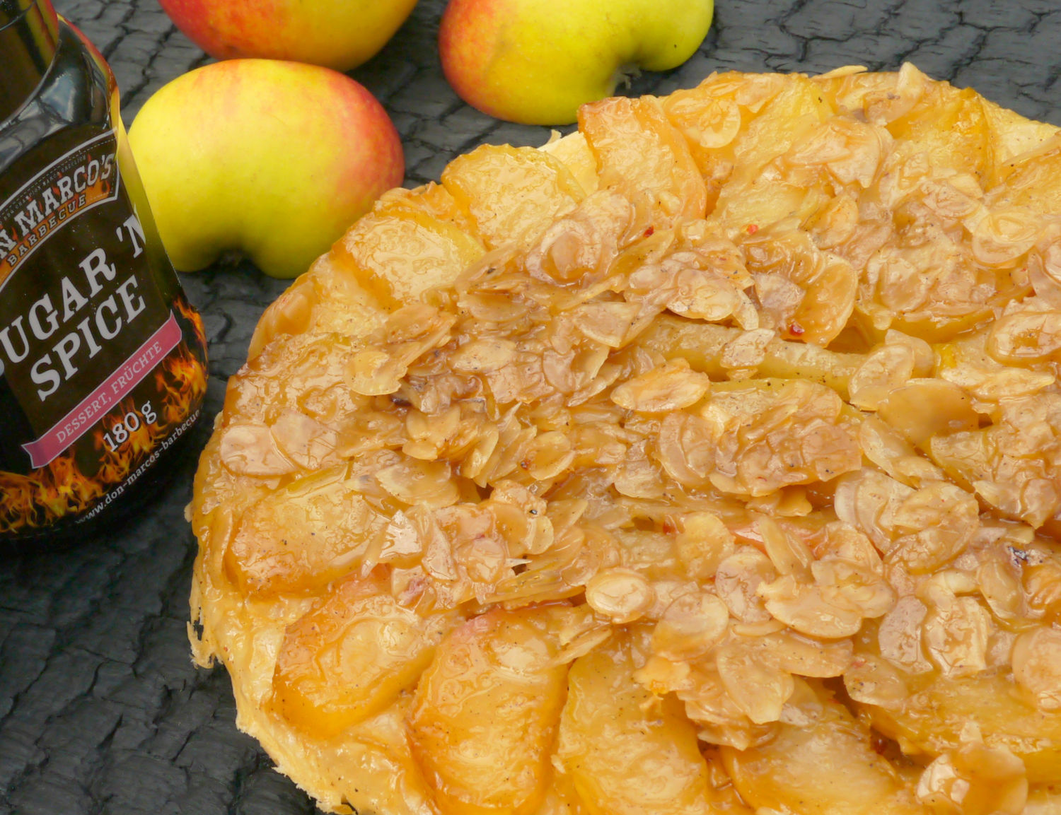 apple tarte main apple tarte tatin rezept close up