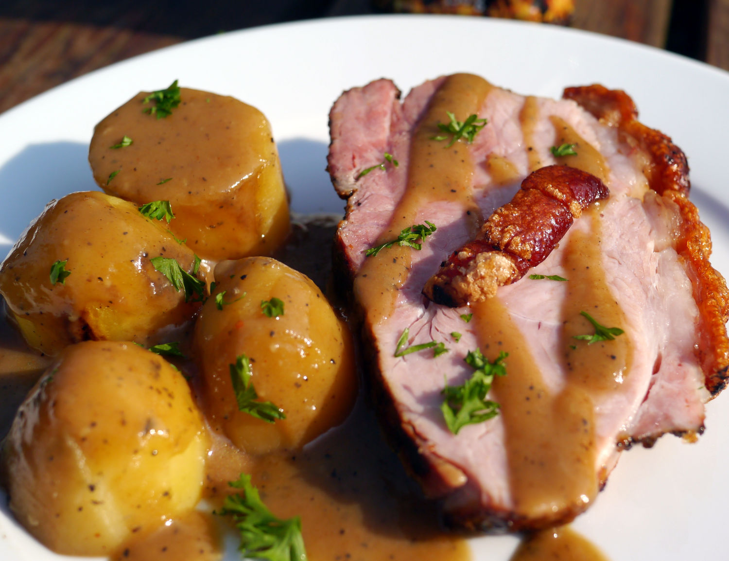 cajun krustenbraten main fertiger Krustenbraten aus dem Dutch Oven
