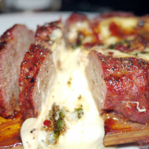 Camembert Hackbraten fließender Käse