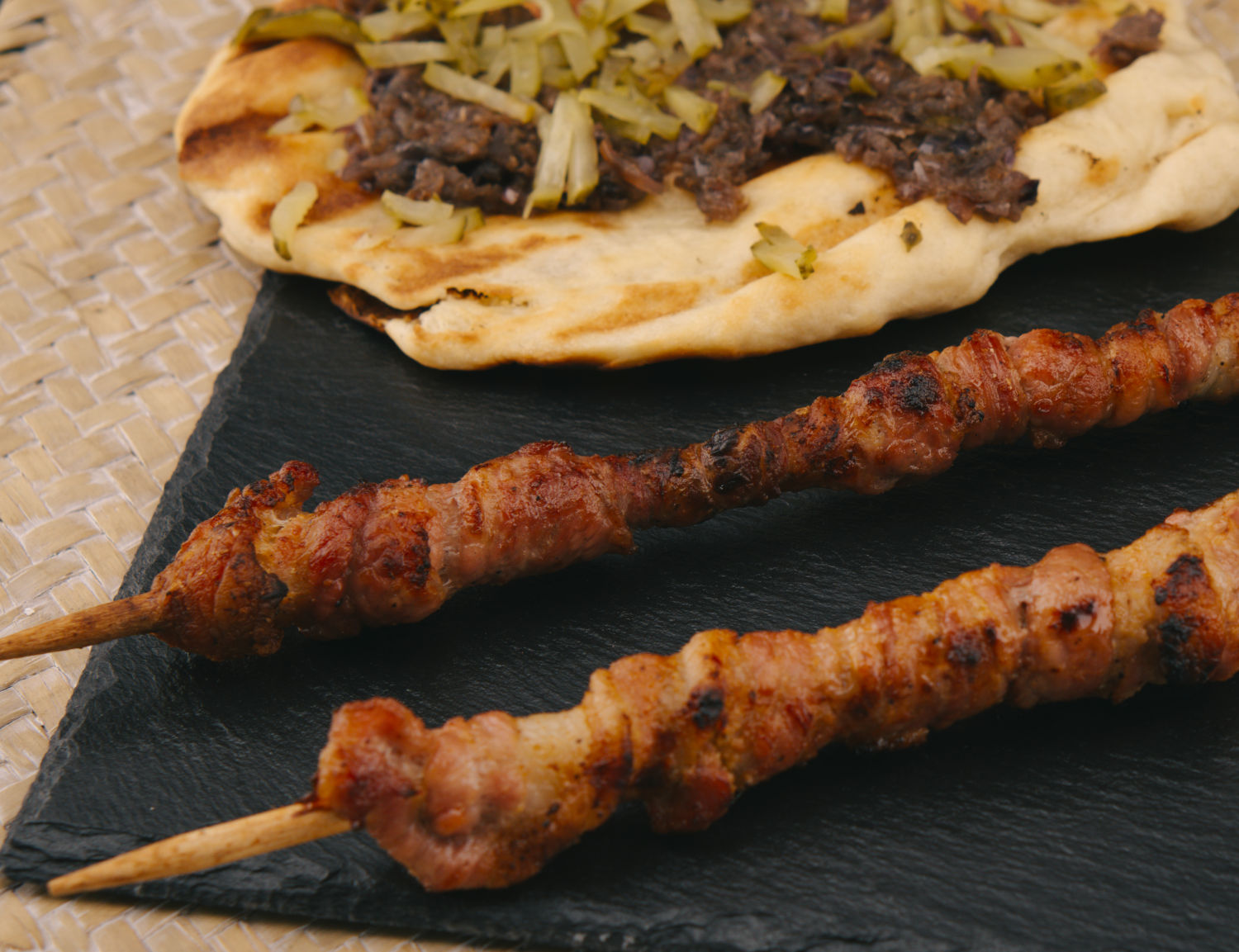 bauchspieße main bauchspieße mit carolina mustard und fladenbrot